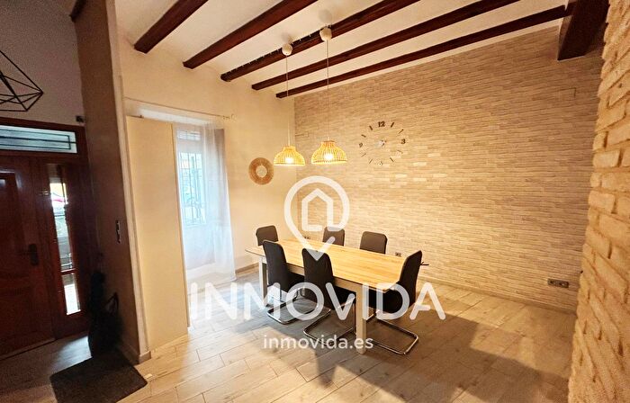 Casas en venta y pisos alquiler - 1