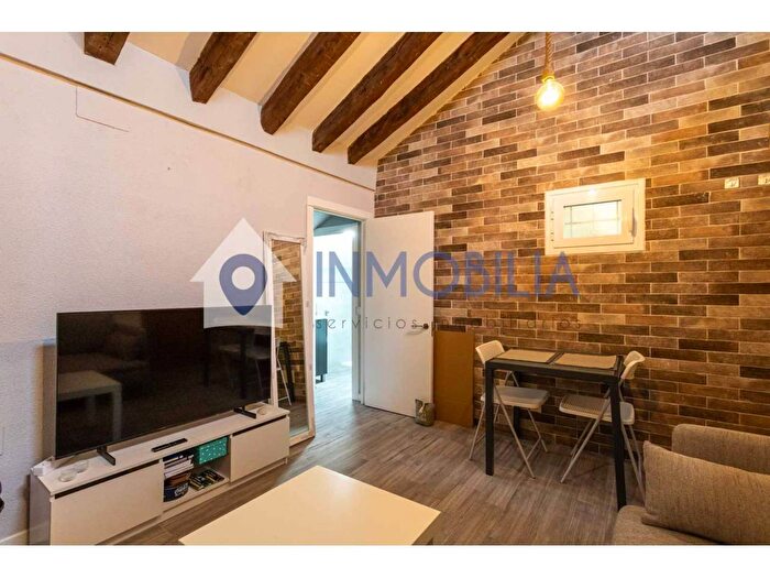 Casas en venta y pisos alquiler - 1