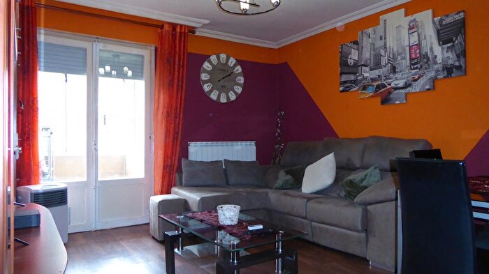Casas en venta y pisos alquiler - 1