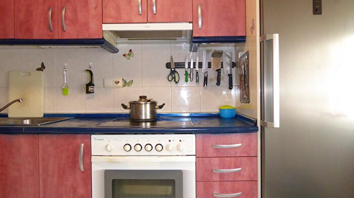 Casas en venta y pisos alquiler - 3