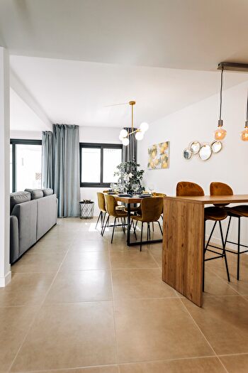 Casas en venta y pisos alquiler - 3