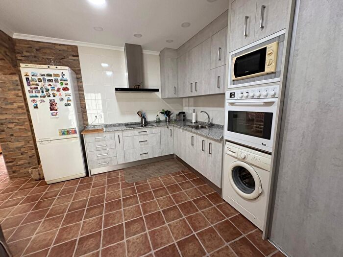 Casas en venta y pisos alquiler - 2