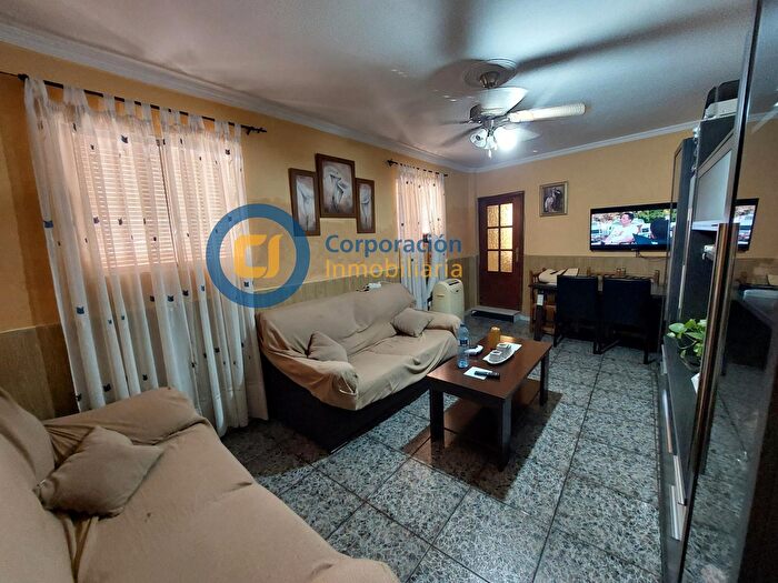 Casas en venta y pisos alquiler - 3
