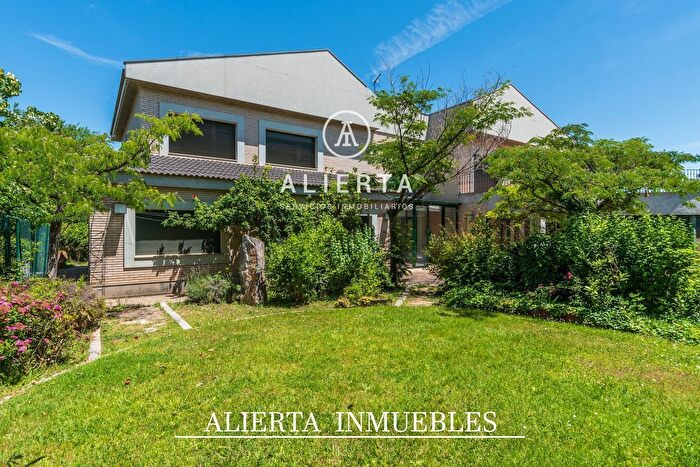 Casas en venta y pisos alquiler - 1