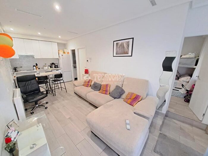Casas en venta y pisos alquiler - 1