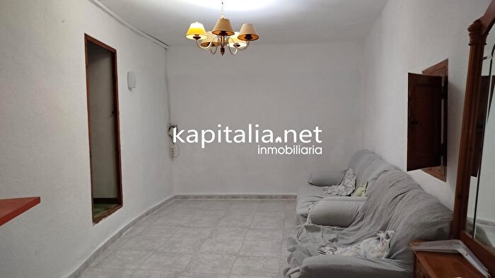 Casas en venta y pisos alquiler - 1