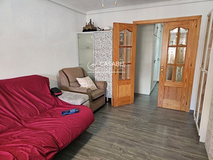 Casas en venta y pisos alquiler - 3