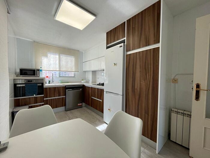 Casas en venta y pisos alquiler - 2