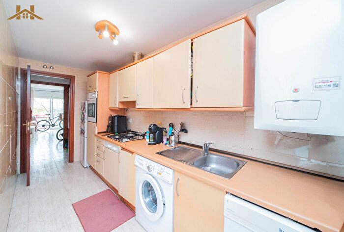 Casas en venta y pisos alquiler - 2