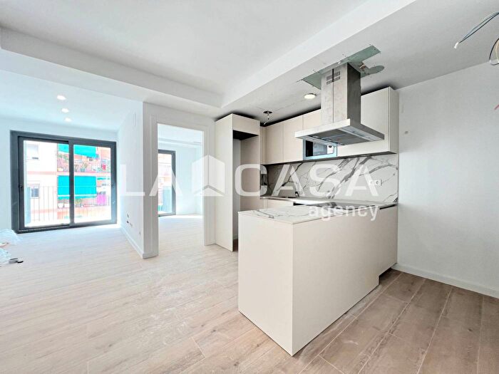 Casas en venta y pisos alquiler - 1