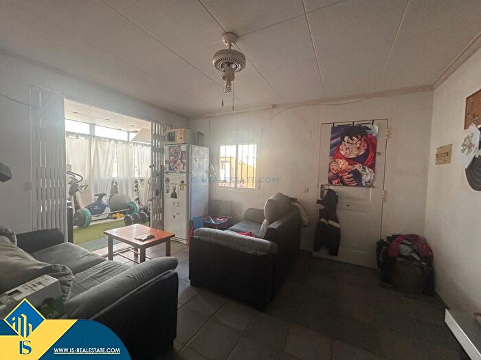 Casas en venta y pisos alquiler - 3
