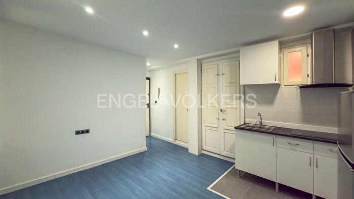 Casas en venta y pisos alquiler - 3