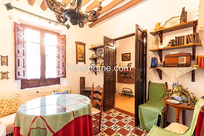 Casas en venta y pisos alquiler - 2