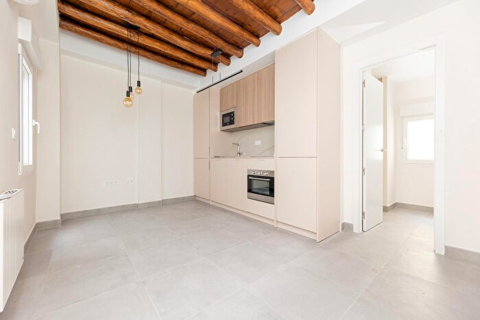Casas en venta y pisos alquiler - 1