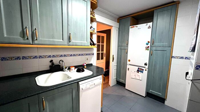 Casas en venta y pisos alquiler - 2