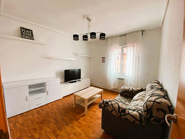 Casas en venta y pisos alquiler - 1