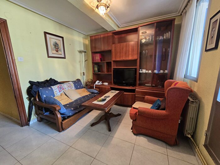 Casas en venta y pisos alquiler - 2