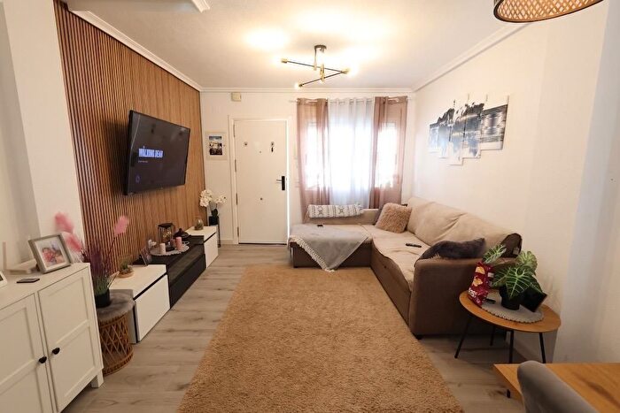 Casas en venta y pisos alquiler - 3