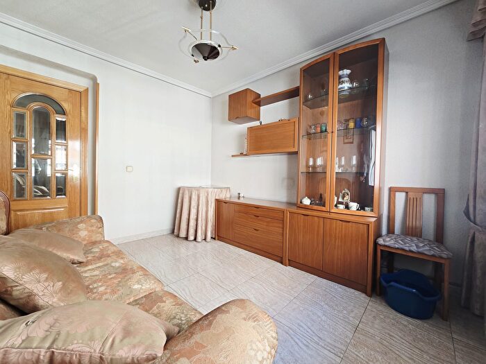 Casas en venta y pisos alquiler - 2