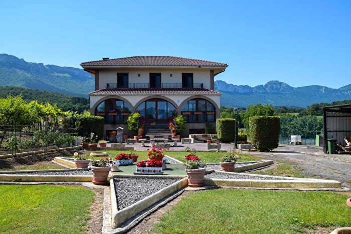 Casa en venta en Valle de Mena, Burgos de 6 habitaciones