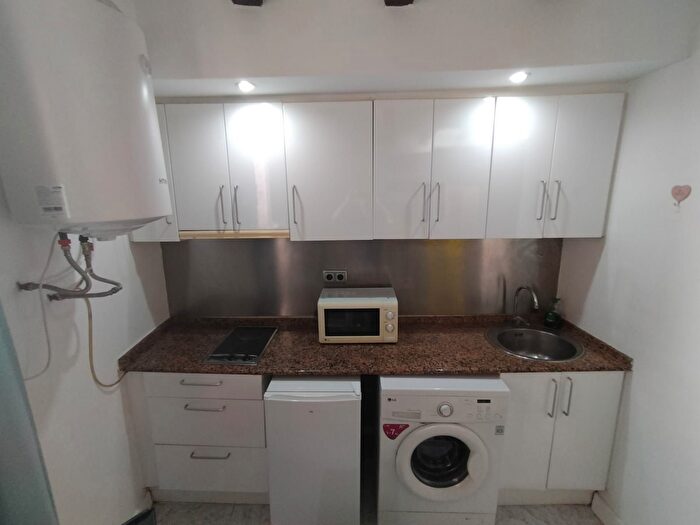 Casas en venta y pisos alquiler - 3