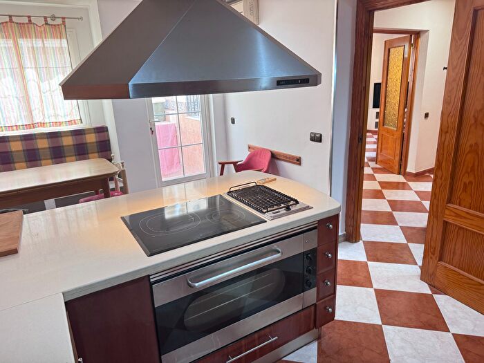 Casas en venta y pisos alquiler - 1