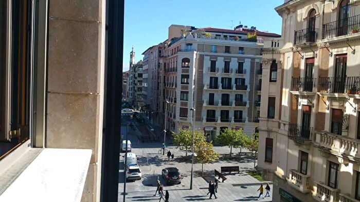 Casas en venta y pisos alquiler - 1
