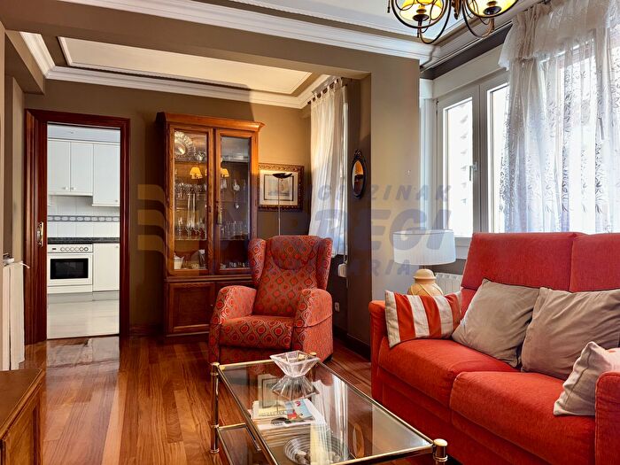 Casas en venta y pisos alquiler - 2