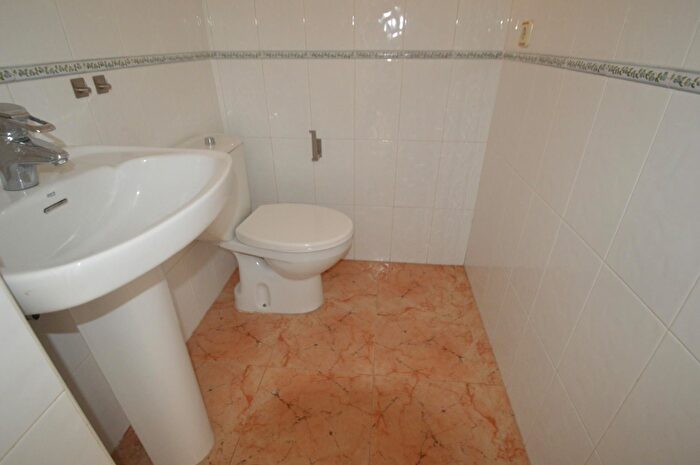 Casas en venta y pisos alquiler - 3