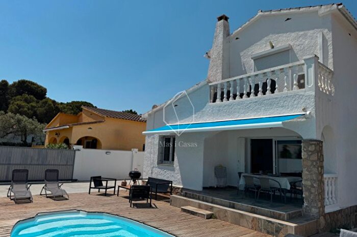 Casa en venta en Riells, LEscala de 3 habitaciones