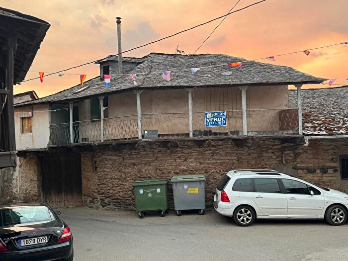Casa en venta en Vega de Espinareda, León de 3 habitaciones
