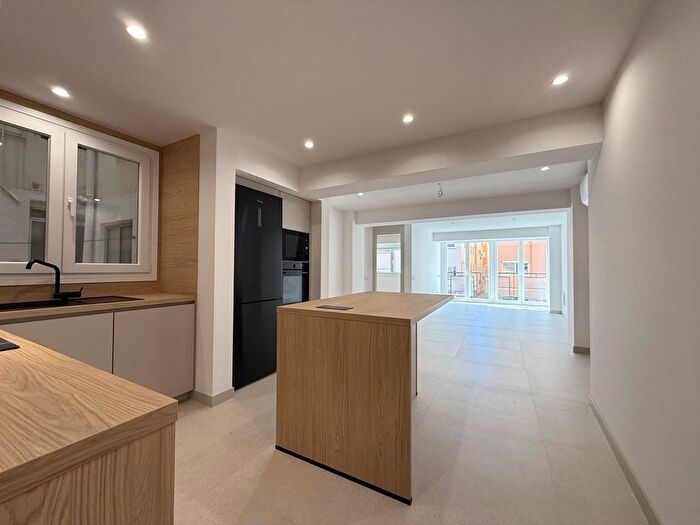 Casas en venta y pisos alquiler - 1