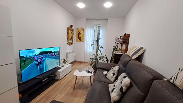 Casas en venta y pisos alquiler - 1