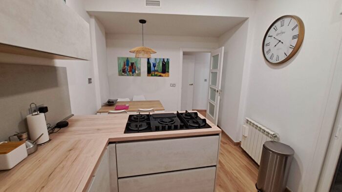 Casas en venta y pisos alquiler - 3