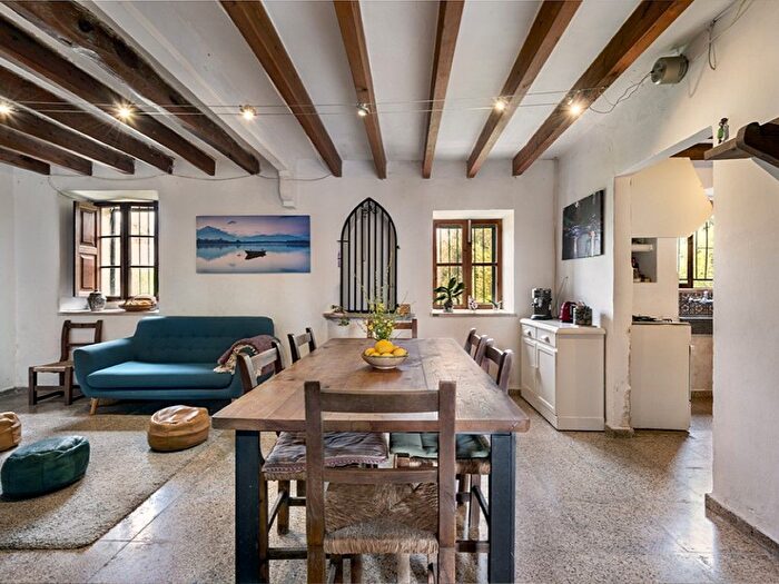 Casas en venta y pisos alquiler - 3