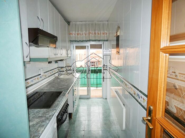 Casas en venta y pisos alquiler - 1