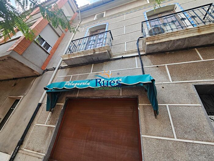 Casas en venta y pisos alquiler - 1