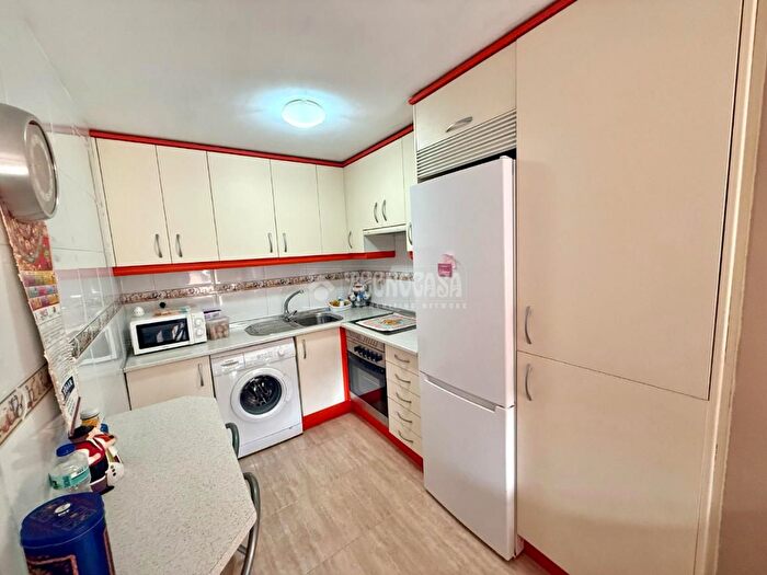 Casas en venta y pisos alquiler - 3