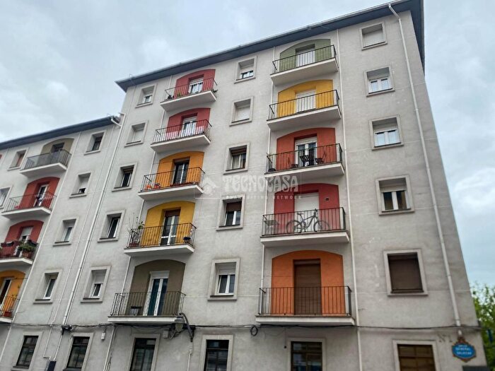 Casas en venta y pisos alquiler - 1