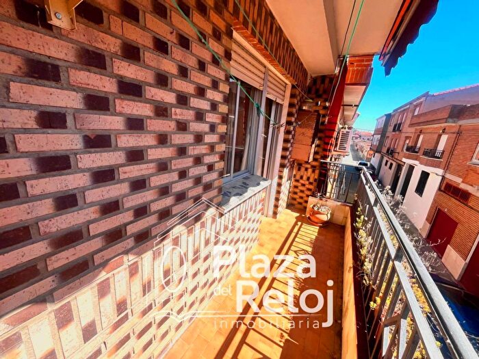 Casas en venta y pisos alquiler - 2
