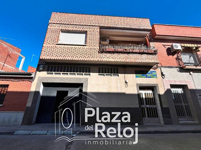 Casas en venta y pisos alquiler - 1