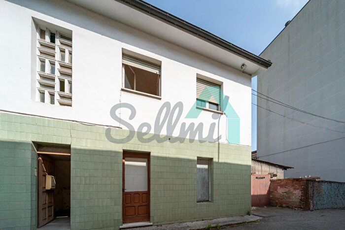 Casas en venta y pisos alquiler - 3