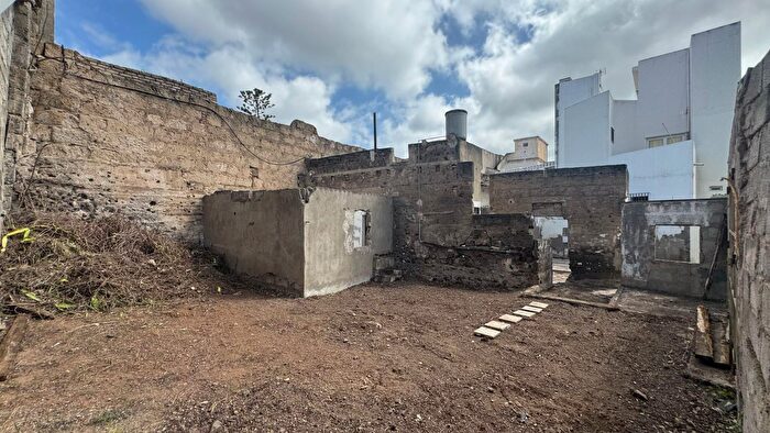 Casas en venta y pisos alquiler - 1