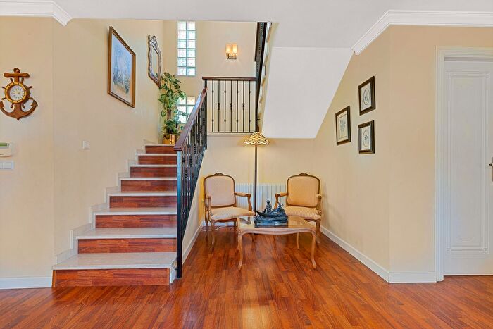 Casas en venta y pisos alquiler - 3