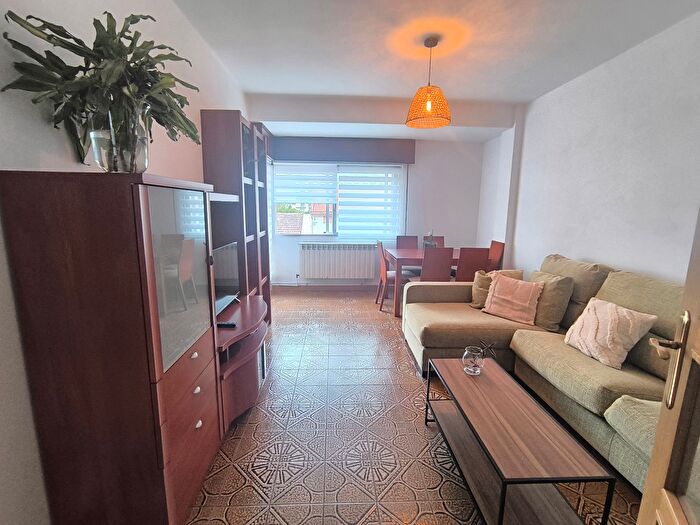 Casas en venta y pisos alquiler - 1