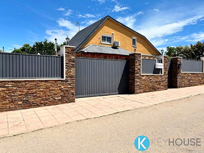 Casas en venta y pisos alquiler - 2