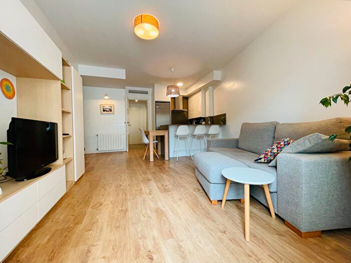 Casas en venta y pisos alquiler - 1