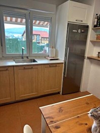 Casas en venta y pisos alquiler - 3