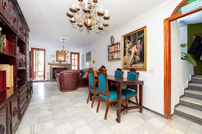 Casas en venta y pisos alquiler - 2