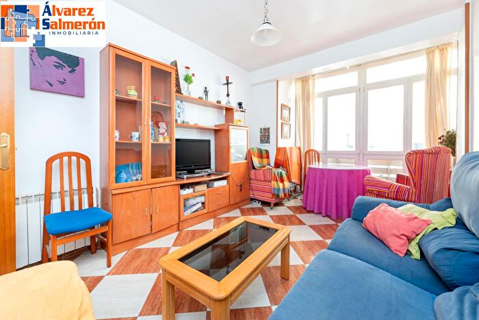 Casas en venta y pisos alquiler - 3